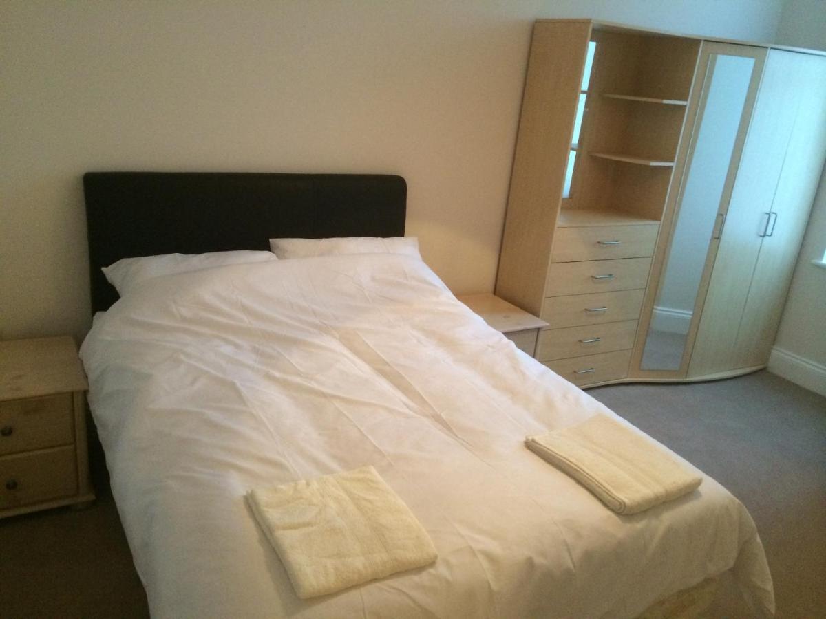 Апартаменты Acorn House Стоктон-он-Тис Номер фото